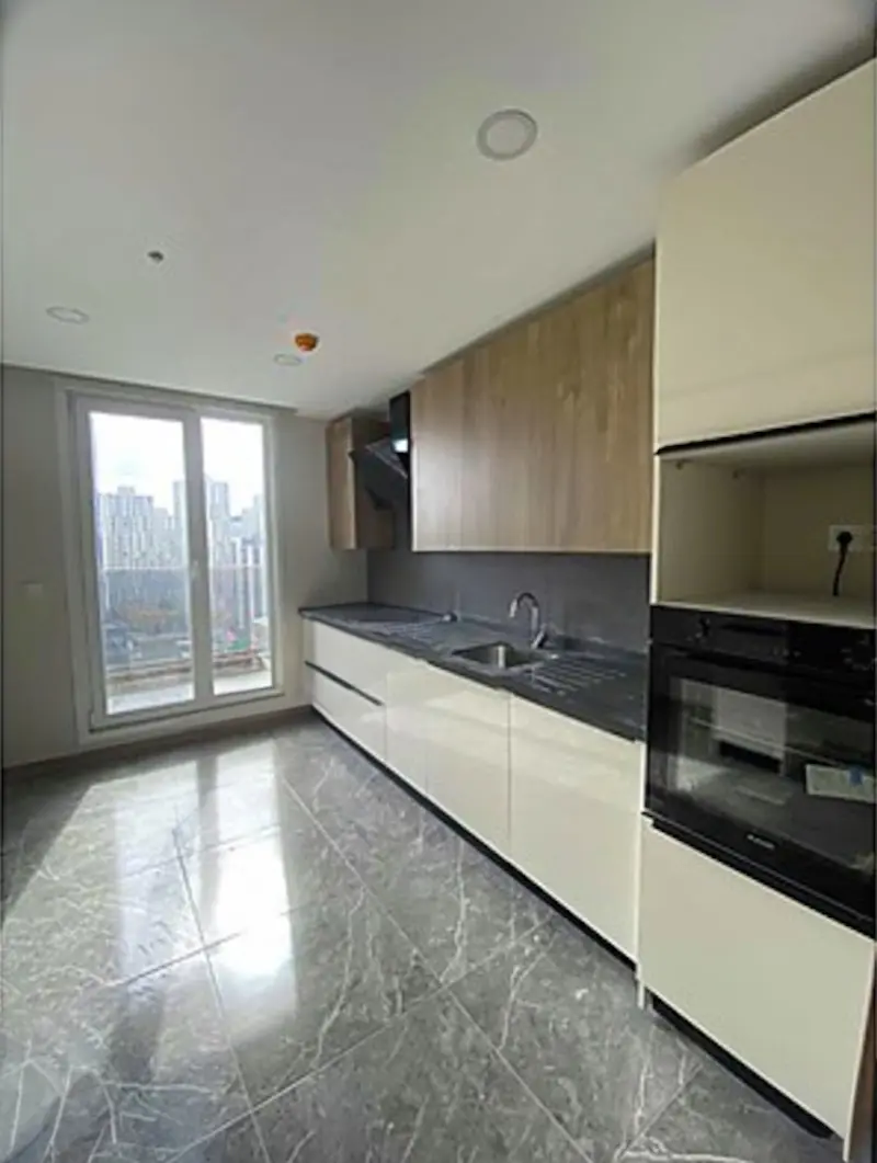 Modern kitchen